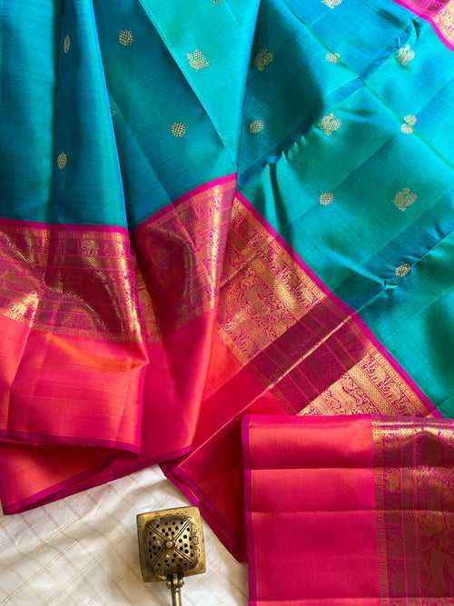 Mayuri with pink kaal erangina korvai / Kanchipuram silk