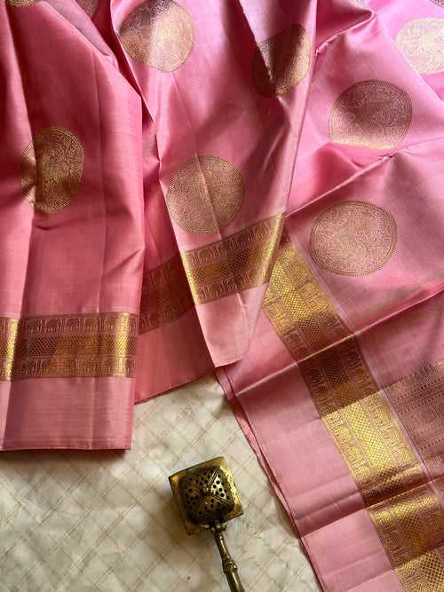 Baby pink  round butta  kaal erangina border - kanjipuram silk