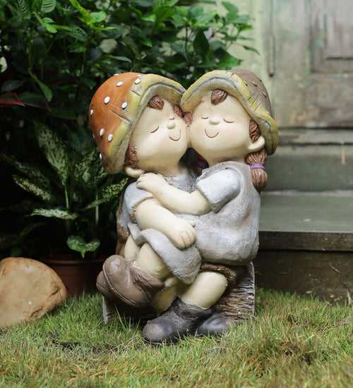 FRP Garden décor boy & girl hugging