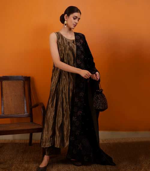 Black Hand Embroidered Velvet Dupatta