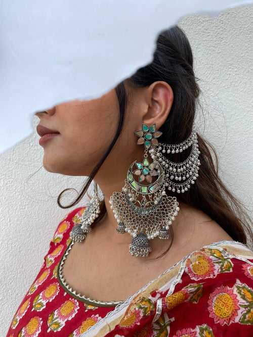 Manzil String Earrings