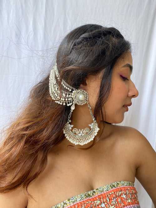 Anokhi String Earrings