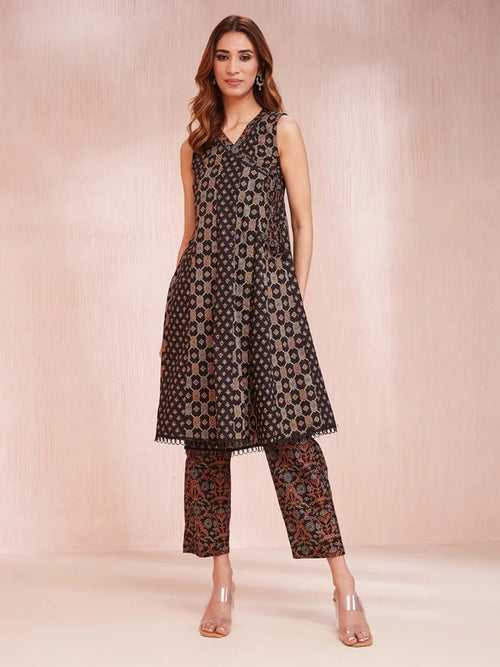 Black Ethnic Motifs Straight Kurta Trouser Set