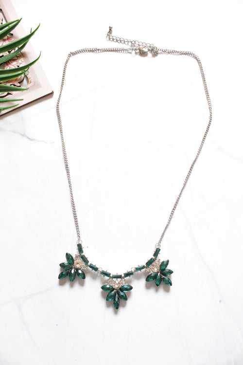 Green Glass Stones Embedded Chain Closure Necklace