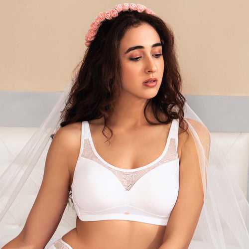 Full Coverage Padded Non-Wired Bra With Lace Detailing- CB-132