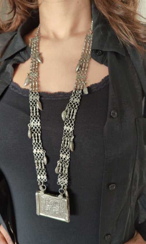 Vintage Charm Pendant Necklace