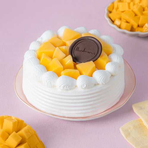 Eggless Fresh Mango & Custard Cake