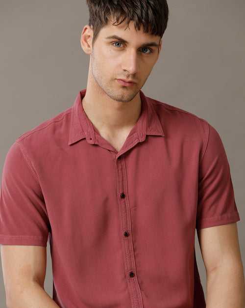 IDENTITI Men Slim Fit Regular Collar Solid Shirt In Peach.