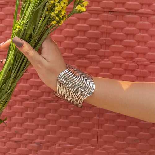 Amira Silver Wrist Cuff | Chandi Ki Baarish 2024