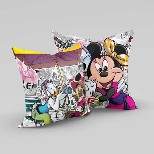 Disney Minnie Mouse Reversible Cushion (Pack of 1)