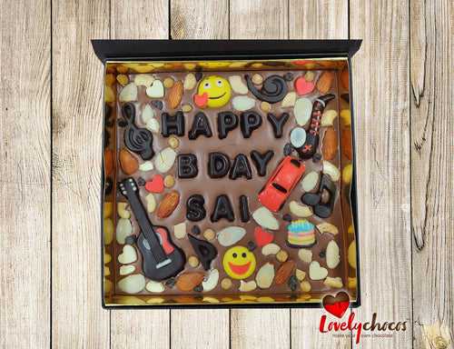 Customized gift with chocolate message for a birthday.