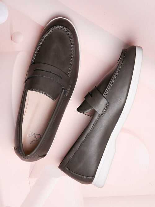 Women Grey Solid Loafers