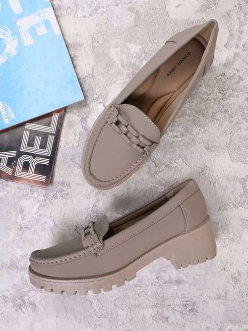 Women Khaki Solid Loafers