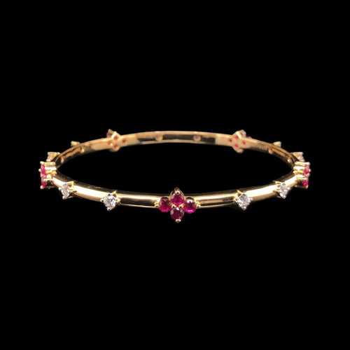 Elegant 18kt Diamond Bangle