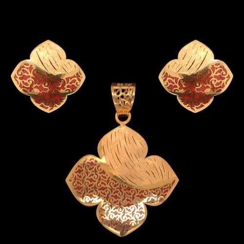 Decorative Floral Gold Pendant Set