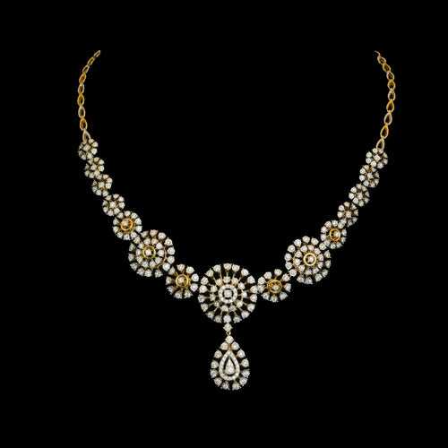 Pretty Kaira Diamond Necklace