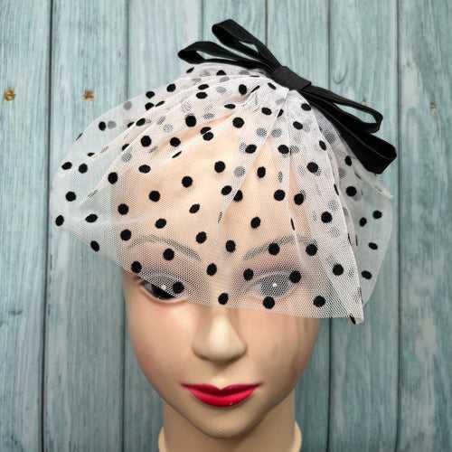Droplets Fantasy White & Black Veil With Silk Bow