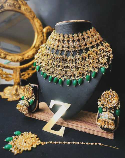 Exquisite Emerald Green Kundan Necklace Set