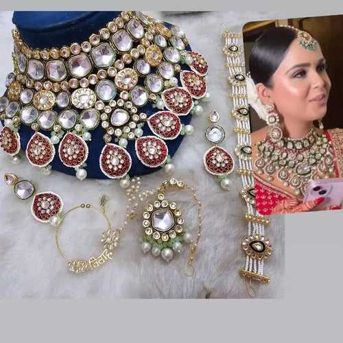 Maroon Kundan Choker Necklace Set: A Touch of Timeless Sophistication