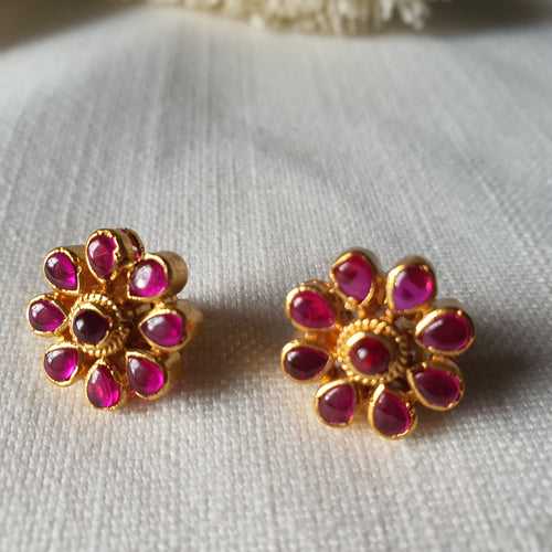 PARAMITA. Gorgeous simple  kemp studs.