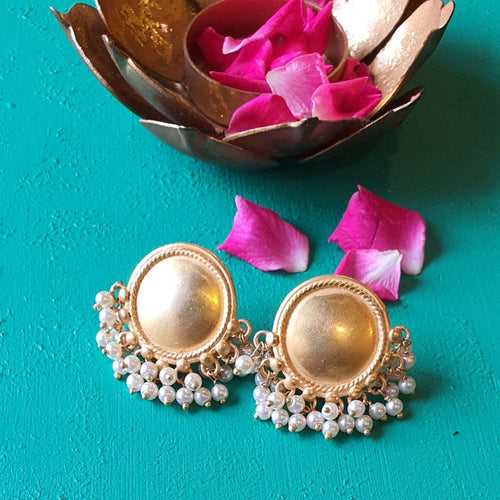 SHASHI. The gold plated moon studs.