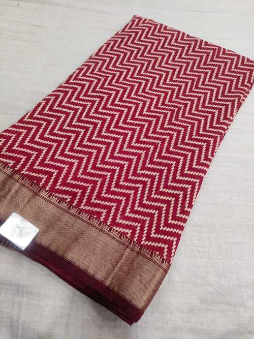 605001 Pure Muslin Zig Zag Saree With Zari Border - Maroon