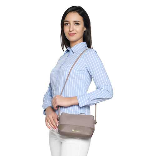 Caprese Aura Sling Medium Soft Pink