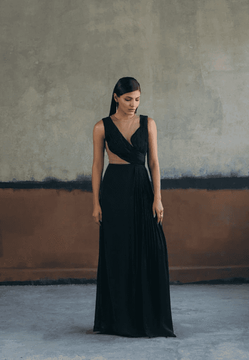 Sleeveless ruched and pleated maxi in black