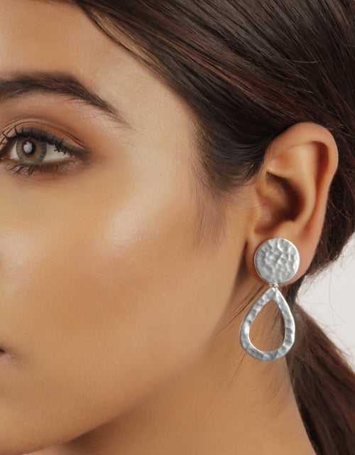 Classsy Hammered Disc and Drop Earring