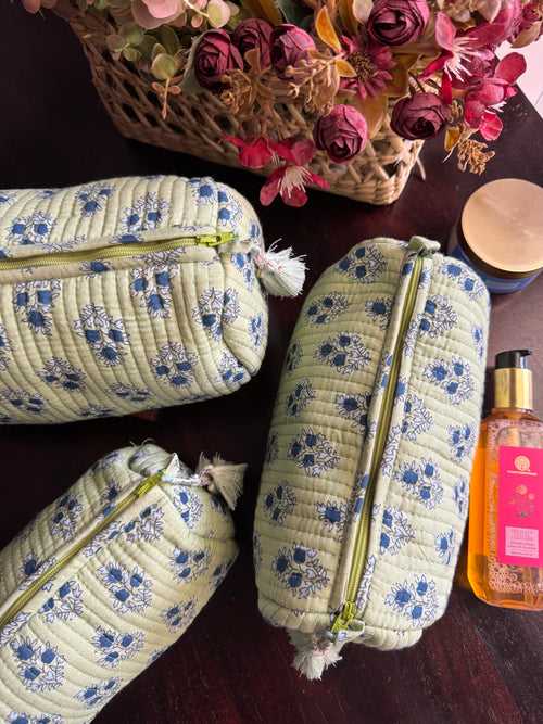 SET OF THREE MULTI PURPOSE TOILETRY BAGS