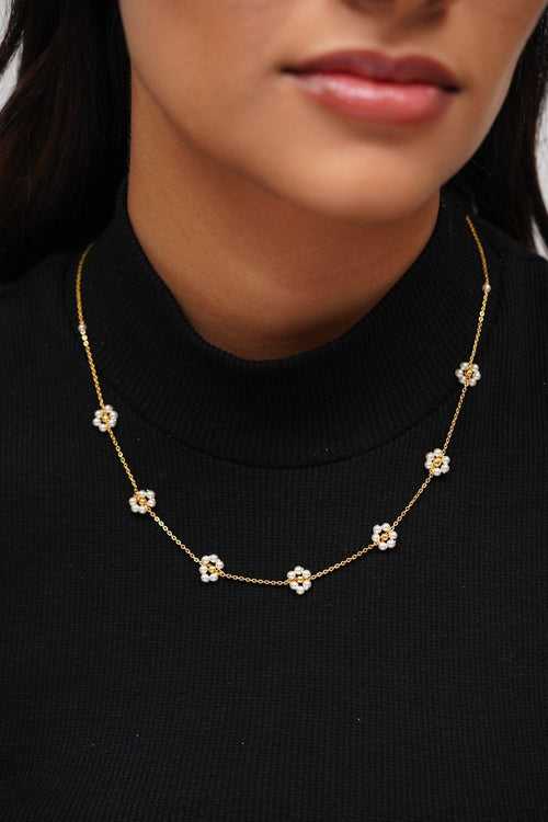 Silvia Simple Floral Pearl Delicate Gold Chain