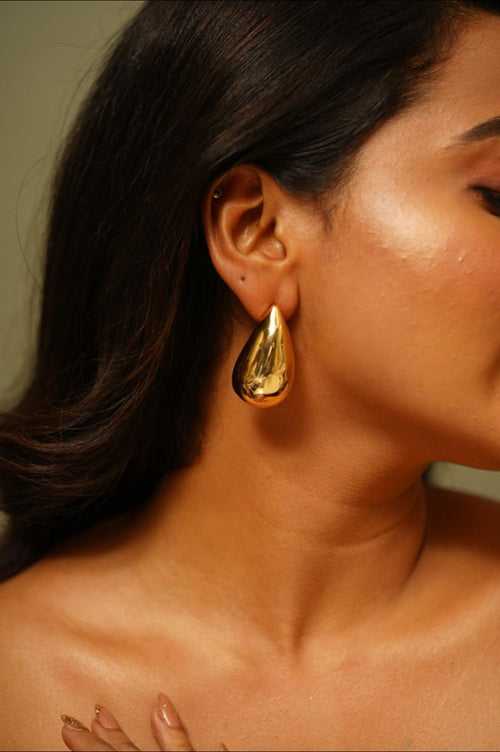 Trendy Leona Golden Blob Earrings