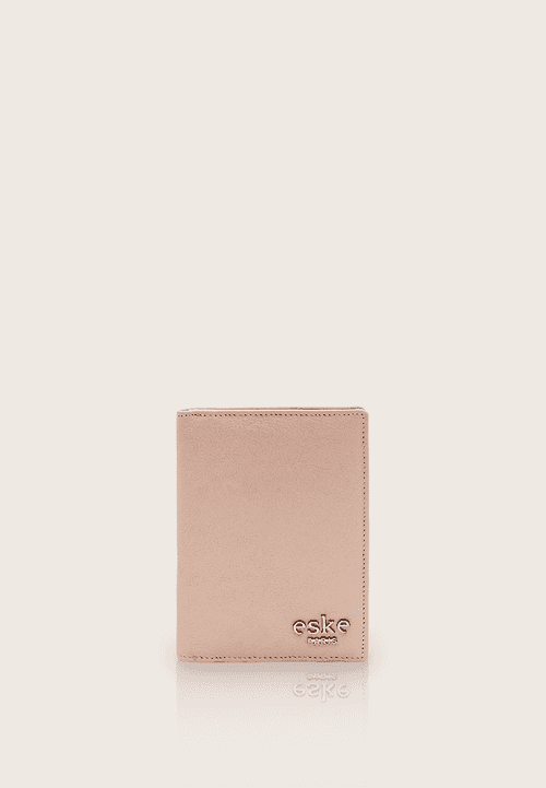 Mabel, the passport case