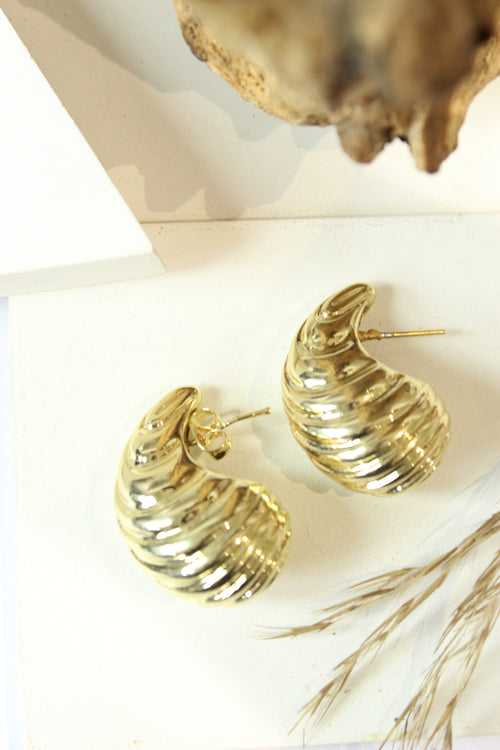 Paisley Mango Snail Stud Earring