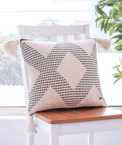 Diamond Check Cotton Knitted Decorative Natural & Black Color 16 x 16 Inches Cushion Cover