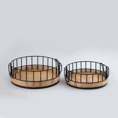 S/2 round wooden trays