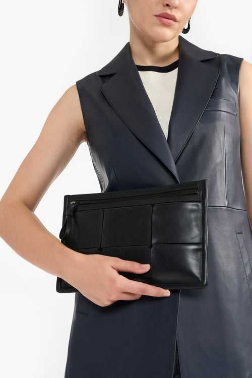 KINDRA BLACK ENVELOPE POUCH BAG