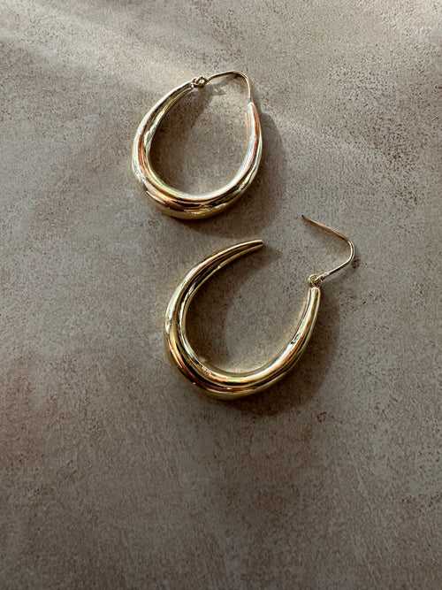 Qui hoop earrings