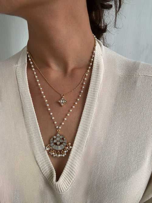 Shai star necklace