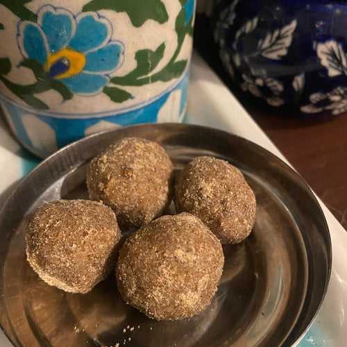 Sathu maa laddu with nattu chakkarai - 200 gms