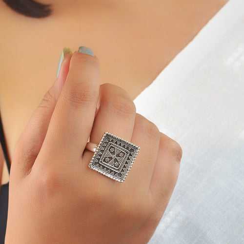 Square shaped silver ring