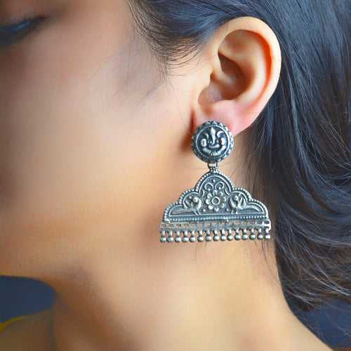 Eshana chitai flower earrings