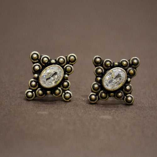 Twinkling star ear stud