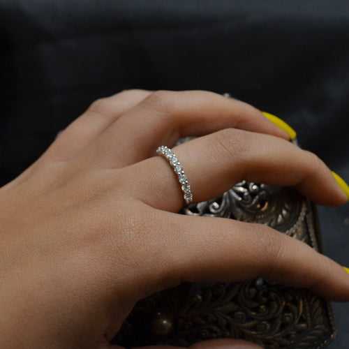 Pious sleek ring