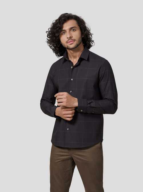 Perfecto Full Sleeve Checkered Untuck Shirt