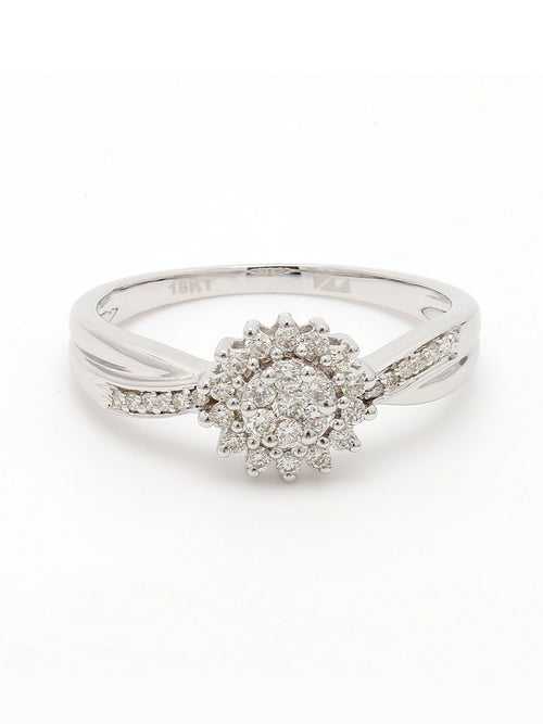 Real Diamond Cluster Ring
