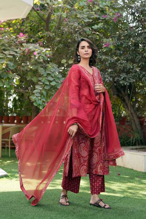 Deep Red Kotadoriya Dupatta With Fabric Borders