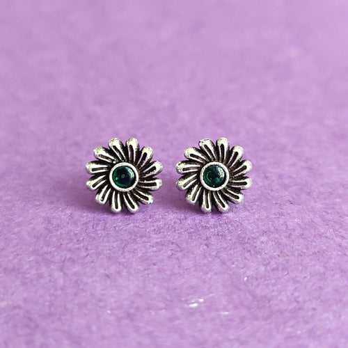 925 Sterling Silver Minimalist Studs In Green Stone