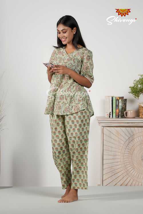 Green Floral Print Cotton Night Wear Set For Women !!!