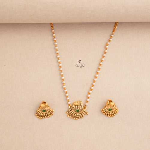 Haati Pearl Necklace with Earring Set - NV10051
